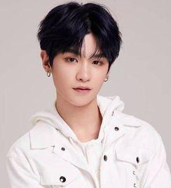 黄明昊台下爆料视频播放,揭秘明星幕后故事