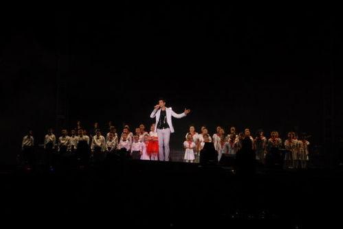 网红乌鲁木齐演唱会视频,网红魅力绽放，现场燃情瞬间回顾